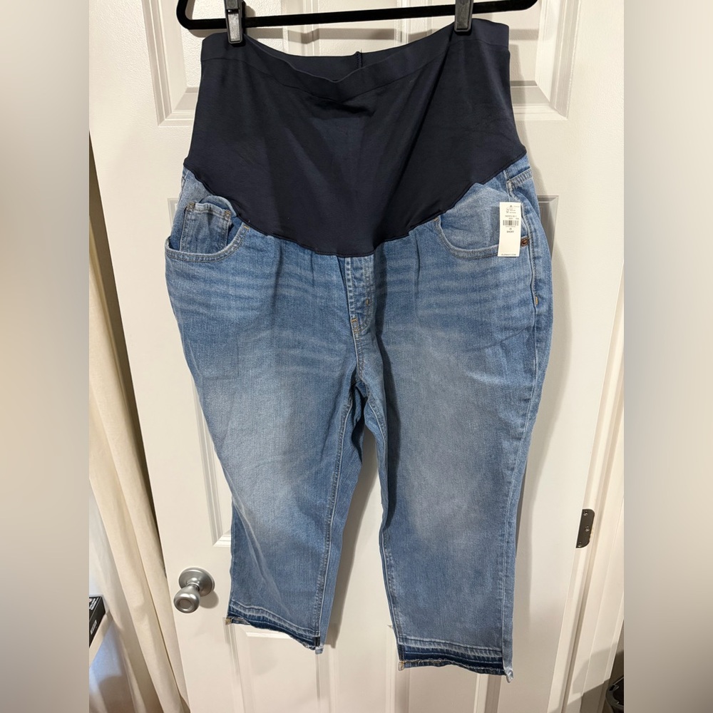 NWT Old Navy Plus Size Maternity Jeans Size 20 Short